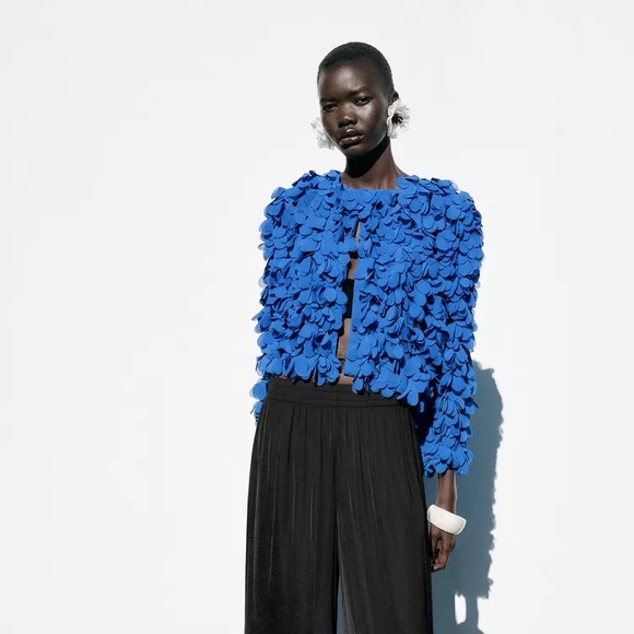 Zara Jackets & Blazers - Zara Petal Jacket - Blue Textured Women's Jacket
Bluish - 3920/268